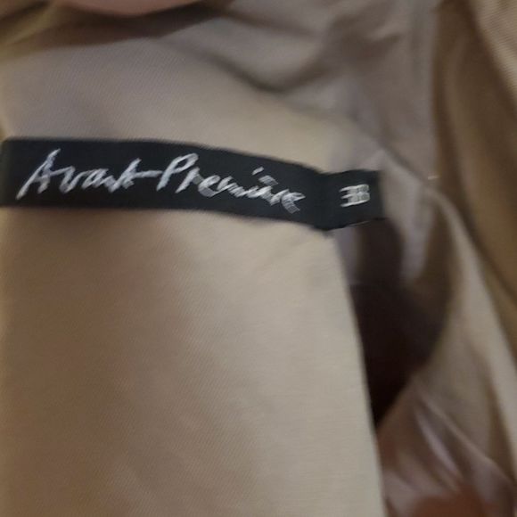 Avant Premier short tan trench coat, 38, belted - Picture 7 of 7